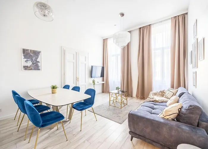 Deluxe D16 Grand Suite Next To The Synagogue